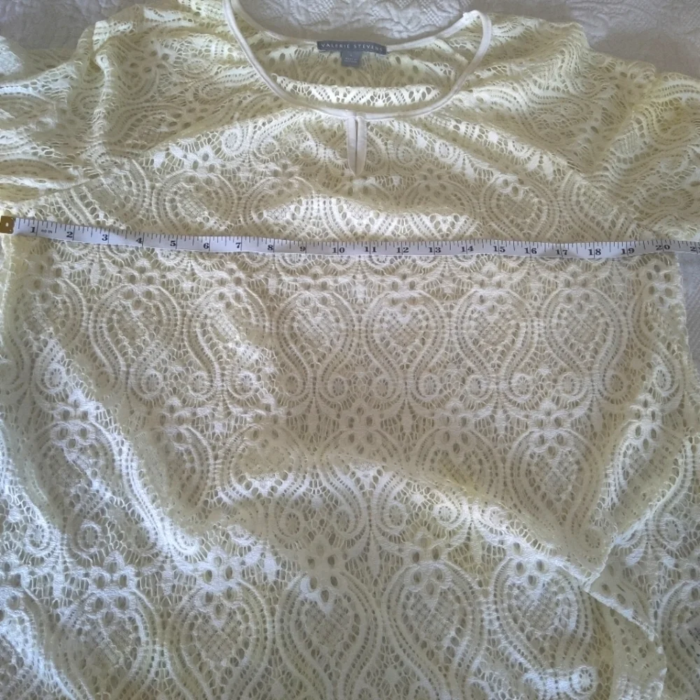 Valerie Stevens Lace Cream Off White Top Tunic size L